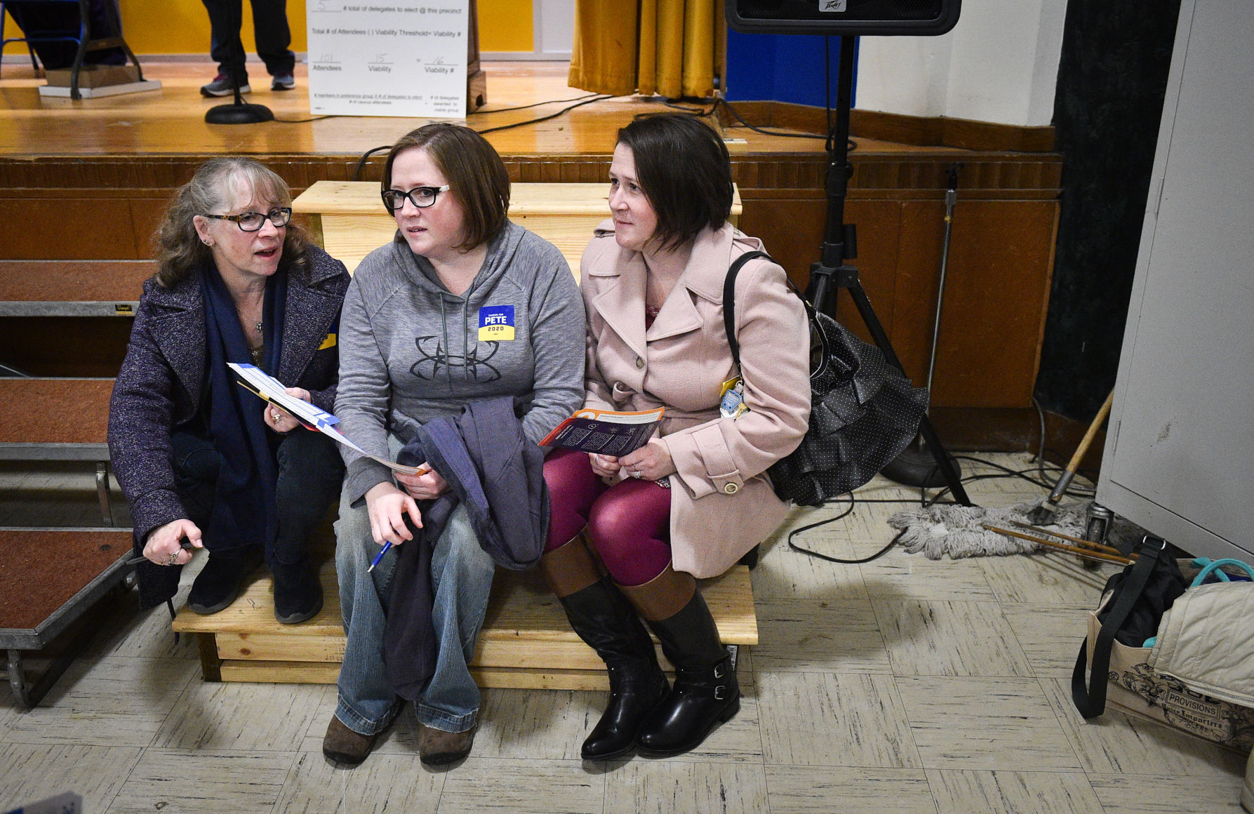 020420-ia-caucus-mm-010.jpg